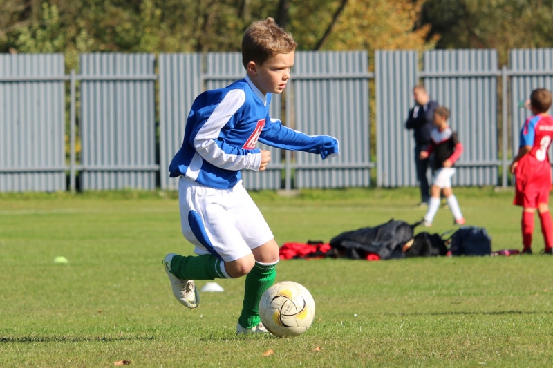 boys, grass, males, footballer, run, team sport, child, real people, boy, team, lifestyles, day, 2K, men, soccer, course, soccer ball, children, sport