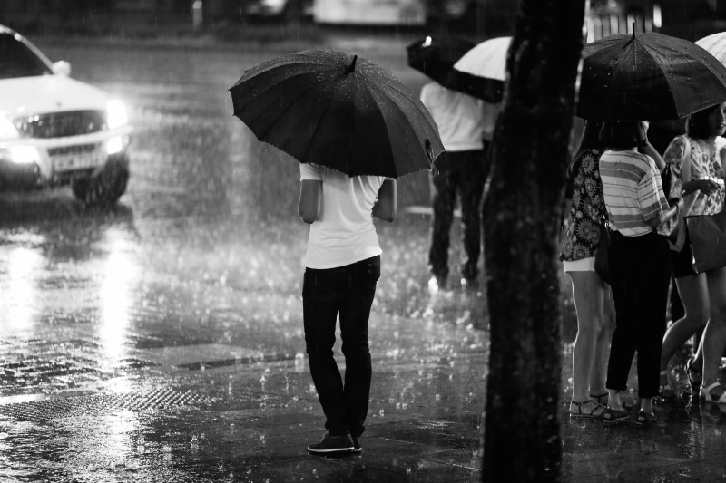 5K, women, real people, street, lifestyles, canopy, men, person, car, pedestrian, female, road, people, automobile, footwear, seoul, motor vehicle, monsoon
