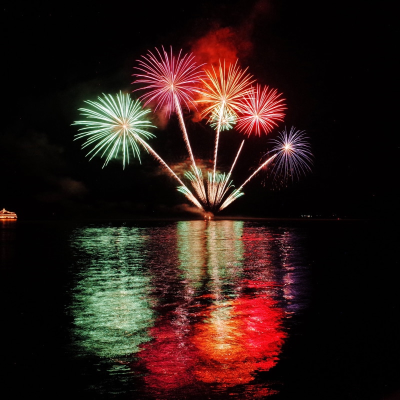 illuminated, multi colored, sky, event, japan, travel, 2K, exploding, seashore, time, reflejo, waterfront, motion, celebration, fireworks, light, glowing