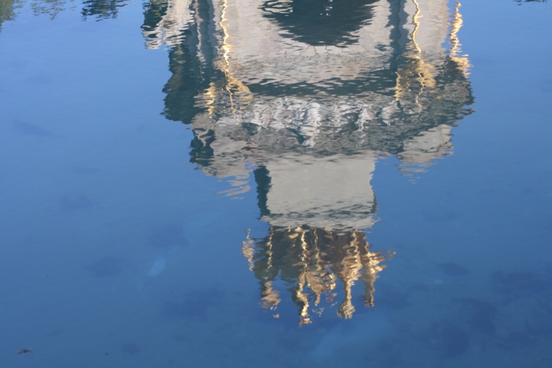 sea, beauty in nature, estanque, winter, lake, blue, sunlight, spain, no people, purity, cold temperature, outdoors, pond, agua, reflection, nature, ciutadella park