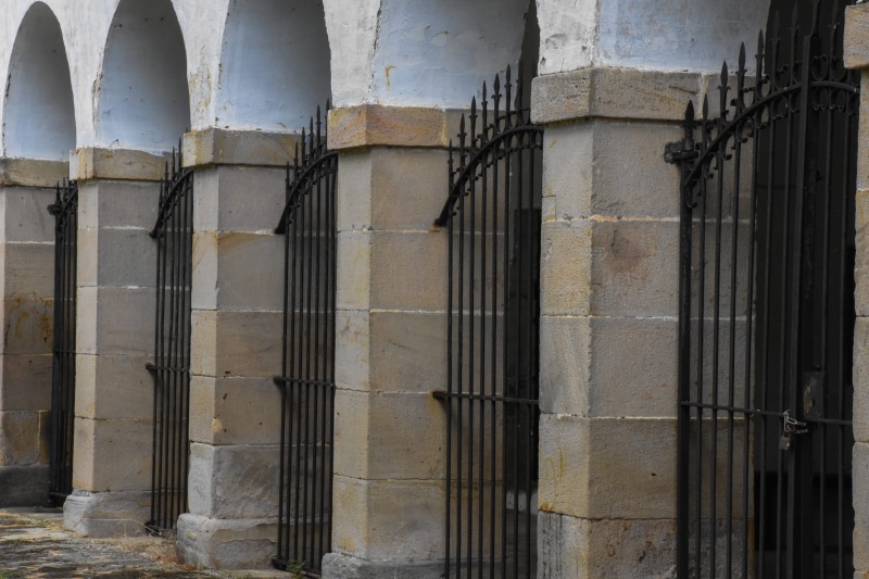 arquitectura, país vasco, backgrounds, low angle view, cerrado, old, 4K, architectural column, metal, close-up, líneas, iglesia, uniformidad, the past
