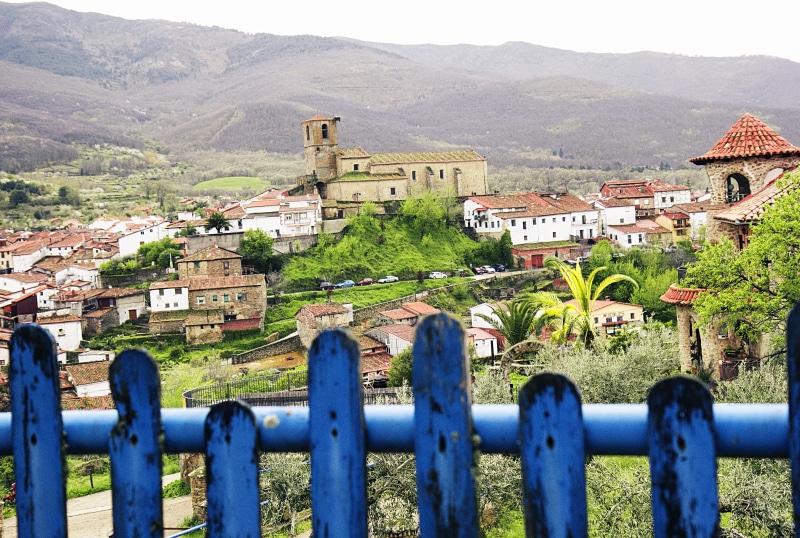 barrier, building exterior, protection, no people, city, pueblo, ayuntamiento de hervás, day, outdoors, españa, nature, paisaje, fence, boundary, houses