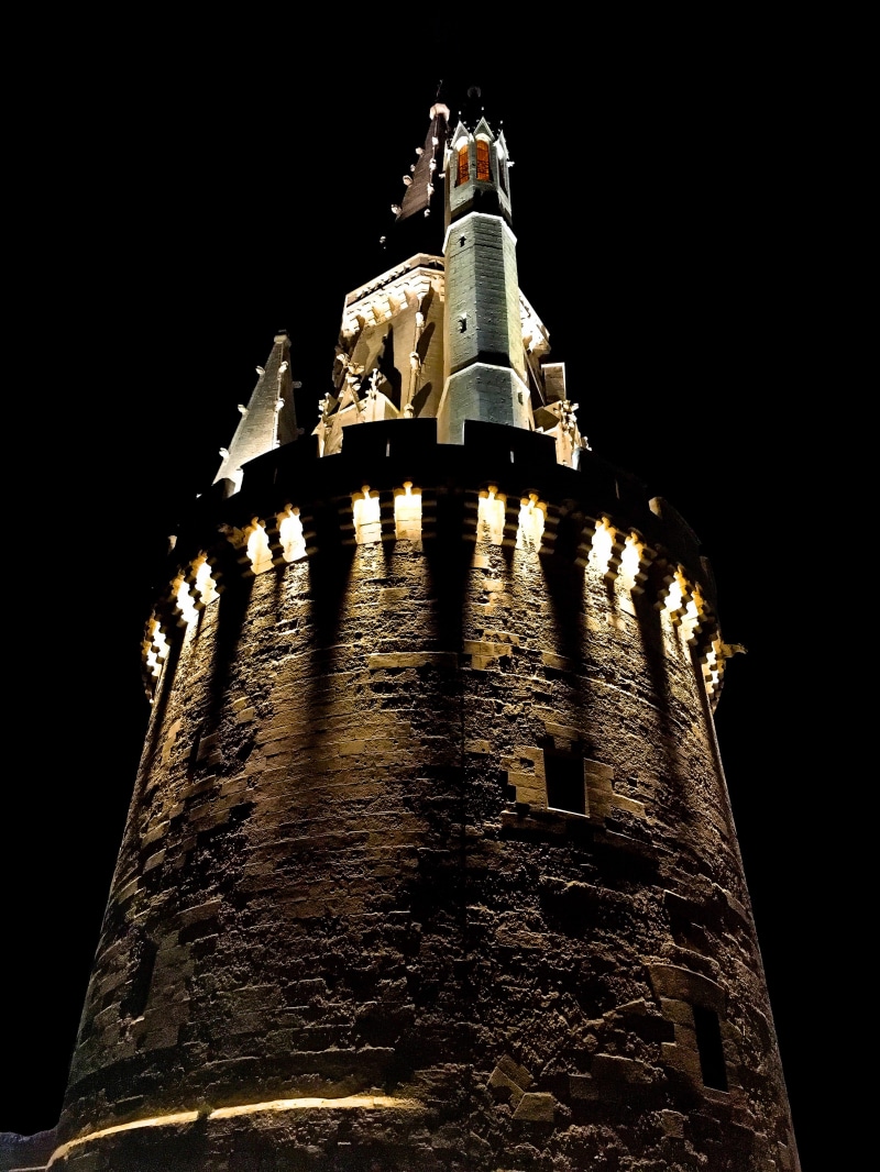light, 4K, picture, rock, pic, background, outdoors, la rochelle, the past, france, éclairage, no people, photo, tourism, iluminación, built structure