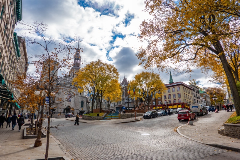 urban, scenery, cloud - sky, cars, near, parked, building exterior, landscape, town square, architecture, car, mode of transportation, nature, intersection