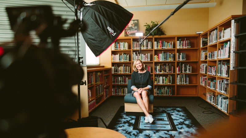 school Building, learning, sitting, bookshelf, armless, men, reading, shelf, book, Set, chair, woman, women, young Adult, lifestyles, interview, publication