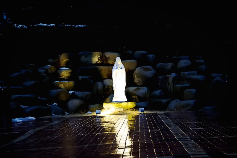5K, Cathedral, stone tower, roman catholic, indoors, stone, angel, Religion, rock, sky, night, Madonna, no people, dark, memorial, sculpture, history