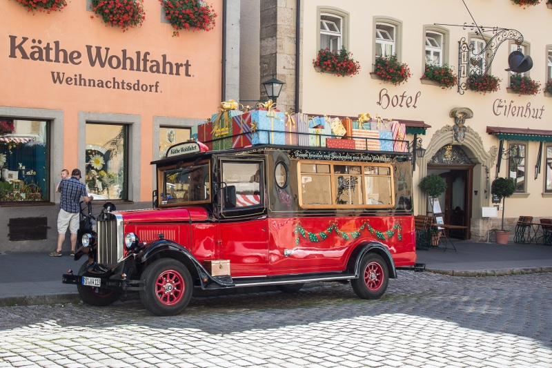 men, text, decoration, Rothenburg, rothenburg of the deaf, Deaf, land vehicle, people, car, day, christmas market, travel, city street, building exterior