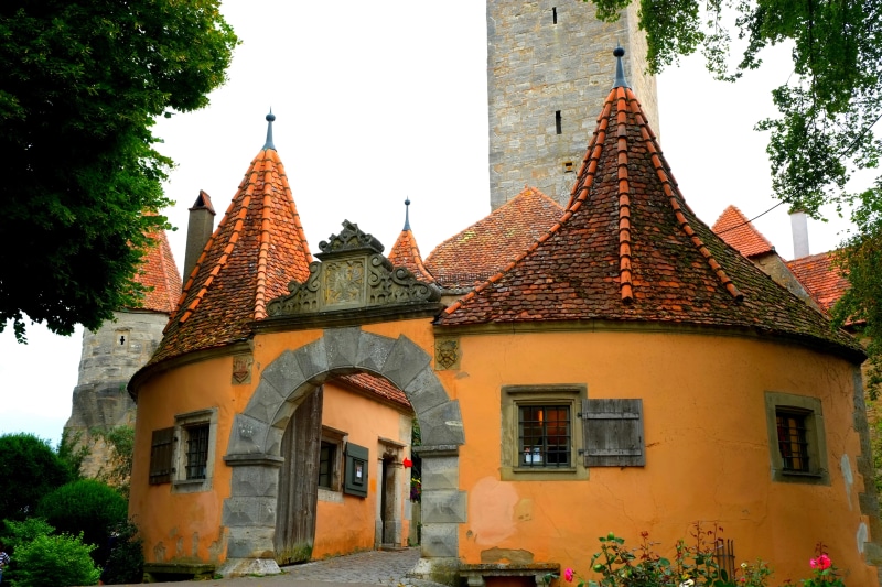 castle wall, outdoors, place of worship, built structure, no people, facade, day, castle building, castle, house, building exterior, spire, historically