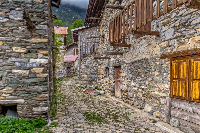 cobbled, no people, 5K, old, architecture, wall - building feature, residential district, street, stone wall, building, walkway, stone, travel destinations