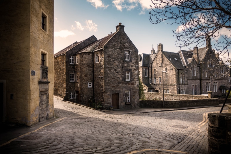 bricks, house, edinburg, buildings, the past, residential district, deans village, history, outdoors, 5K, brown, built structure, street, cloud - sky