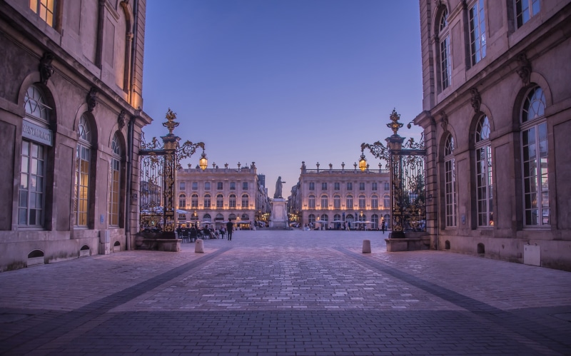 Nancy, street, Stanislas Square, 2K, monument, area, France, Place Stanislas, lights, home, building, The Monument To Stanislaw Leszczynski