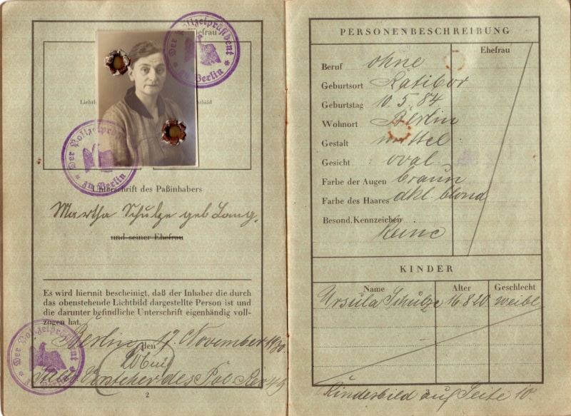 old, text, still life, open, deusches rich, representation, document, nostalgic, collector, 5K, old paper, photo, no people, prussia, close-up, nostalgia