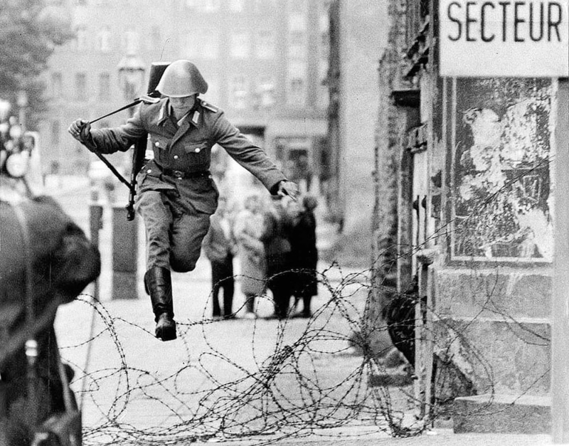 soldier, Berlin, East Germany, jumping, vintage, monochrome, 720P, Germany, Cold War