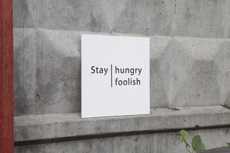 message, white, wall - building feature, outdoors, western script, building exterior, information, 4K, architecture, Steve Jobs, capital letter, minimalism
