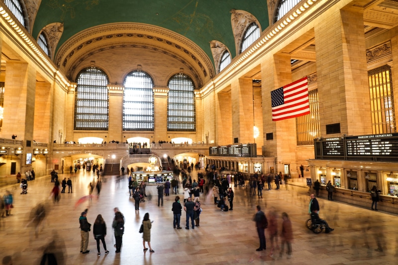 grand central terminal, outdoors, 5K, historic, tourism, new york city, railroad station, city, new york, grand central, people, flag, walking, united states