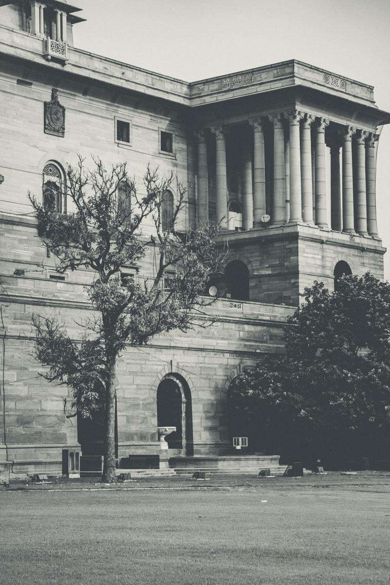 india, city, arch, old, plant, travel destinations, nature, vijay chowk, india gate, no people, 4K, beautiful, grass, the past, building exterior, black and white