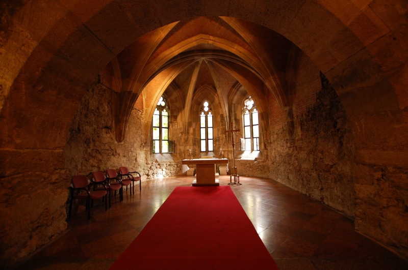 buda castle, place of worship, interior church, seat, architecture, travel, runner, room, window, arch, historic, history, budapest, the past, spirituality