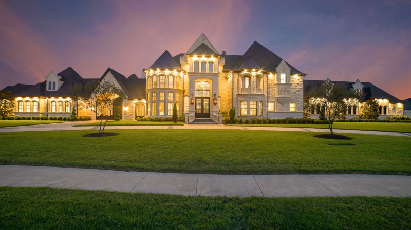 white, facade, architecture, city, history, model, government, luxury, wealth, lighted, residential district, no people, window, black, sky, mansion, photography