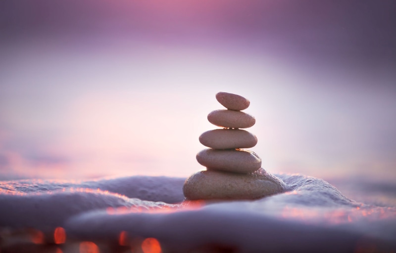 purple, solid, water, brown, selective focus, zen-like, pebble, close-up, HD, outdoors, river, stack rock, 1080P, bokeh, pebbles, sunlight