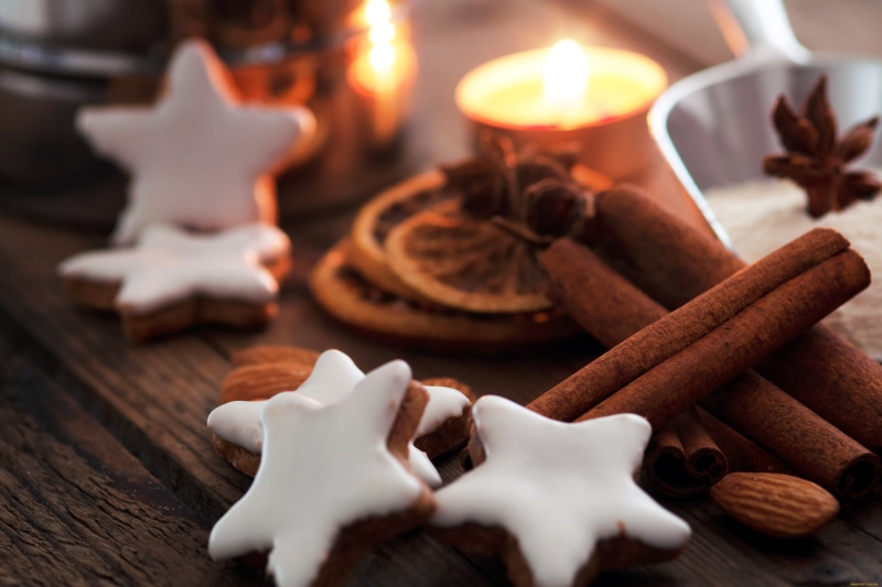dessert, Christmas, still life, flame, 4K, chocolate, stars, food, sweet food, star shape, star, glaze, indoors, gingerbread cookie, celebration, widescreen