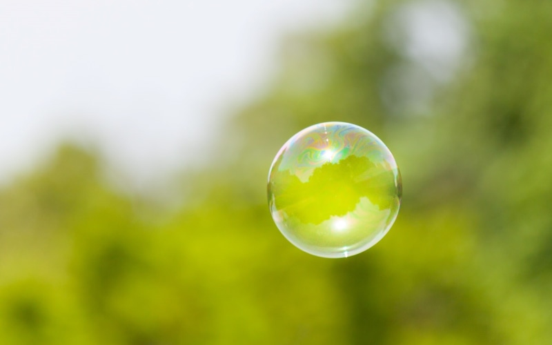 outdoors, nature, mid-air, focus on foreground, beauty in nature, bubbles, fullscreen, blur, shape, full screen, tree, environment, transparent, 1080P