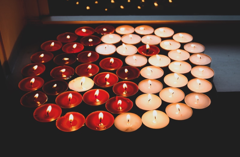 decoration, arrangement, glowing, good and evil, close-up, 4K, darkness, symbol, black background, lighting equipment, contrast, candle, culture, chinese