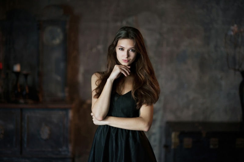 serious, brunette, long hair, front view, brown hair, indoors, clothing, adult, women, 1080P, fashion, standing, one person, beauty, beautiful woman, hairstyle