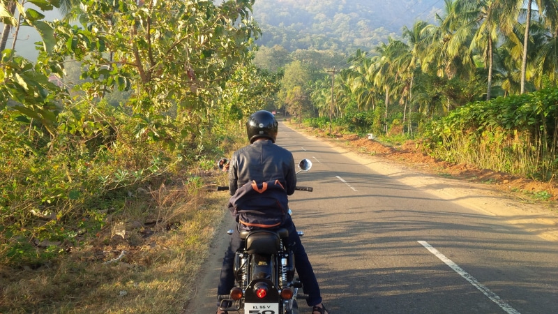 2K, men, day, hills, travel, kerala, leisure activity, outdoors, tree, riding, real people, road, rear view, morning, the way forward, land vehicle, one person