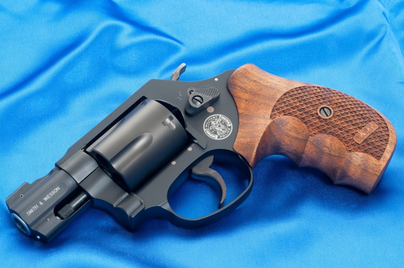 2K, table, communication, bed, automatic, Smith and Wesson, still life, aggression, Canvas, Smith Wesson, handgun, Revolver, black, violence, pistol