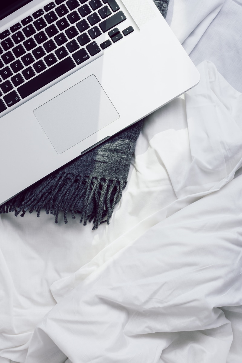 keyboard, home interior, no people, furniture, 5K, computer, domestic room, indoors, wireless technology, mac, white color, connection, textile, communication