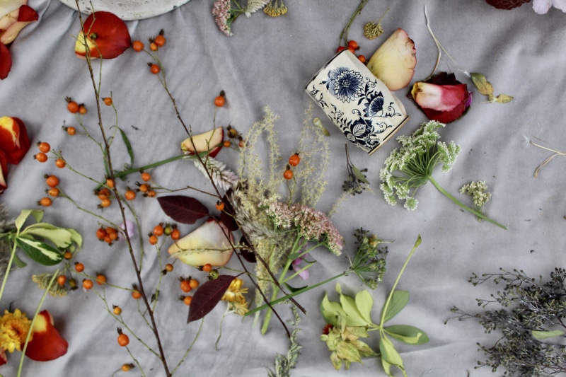 5K, freshness, flat, table, high angle view, plant part, flower, day, pottery, blossom, flowering plant, floral design, food and drink, home decor, food