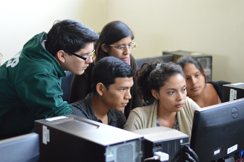 group, computer monitor, university, university student, using computer, latin, five, 5K, desktop pc, people, education, studying, teenager, sitting, group of people