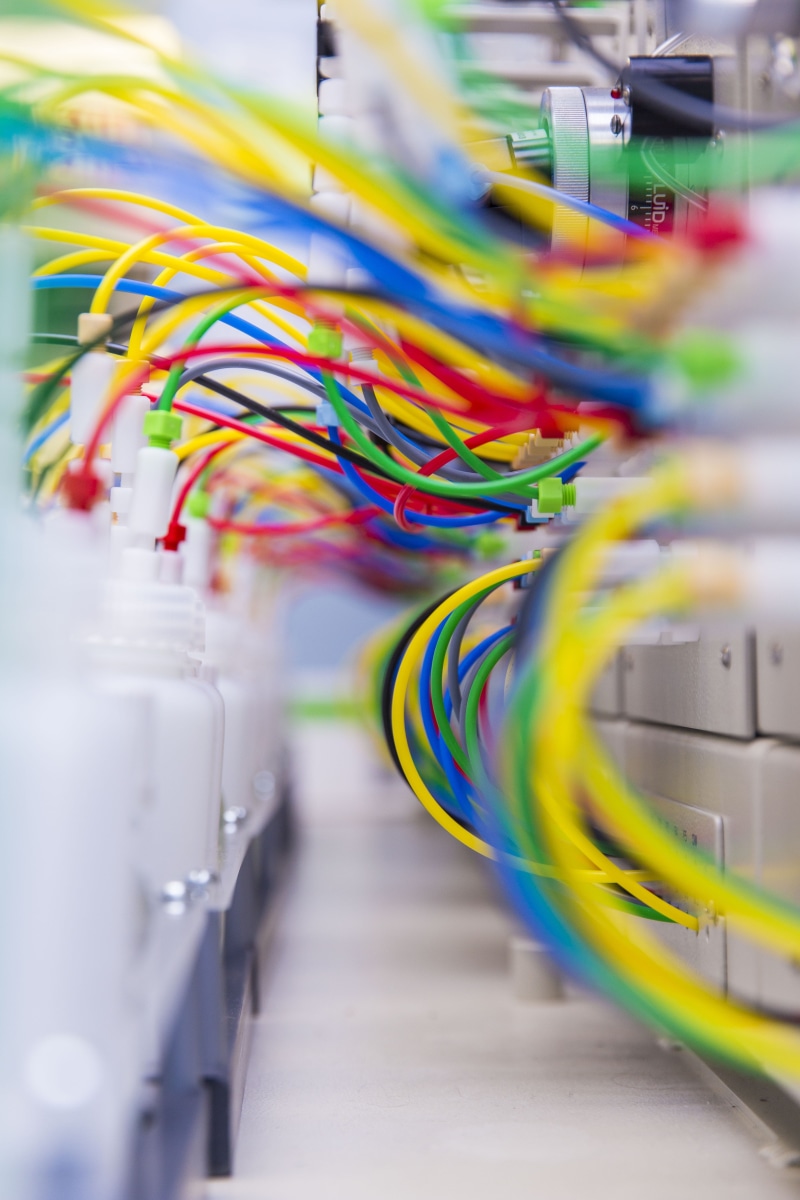 close-up, motion, selective focus, equipment, analysis, cable, yellow, 5K, computer network, tubes, computer, colorful, lab, internet, blurred motion