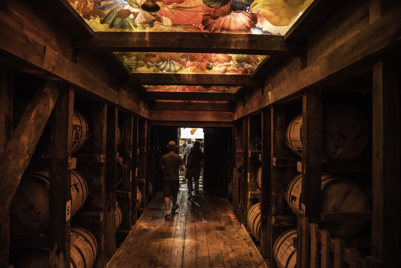 old, maker, Storage, working, old-fashioned, mark, 5K, kentucky, cultures, building, people, corridor, public domain, adult, day, Barrels, s, wood - Material