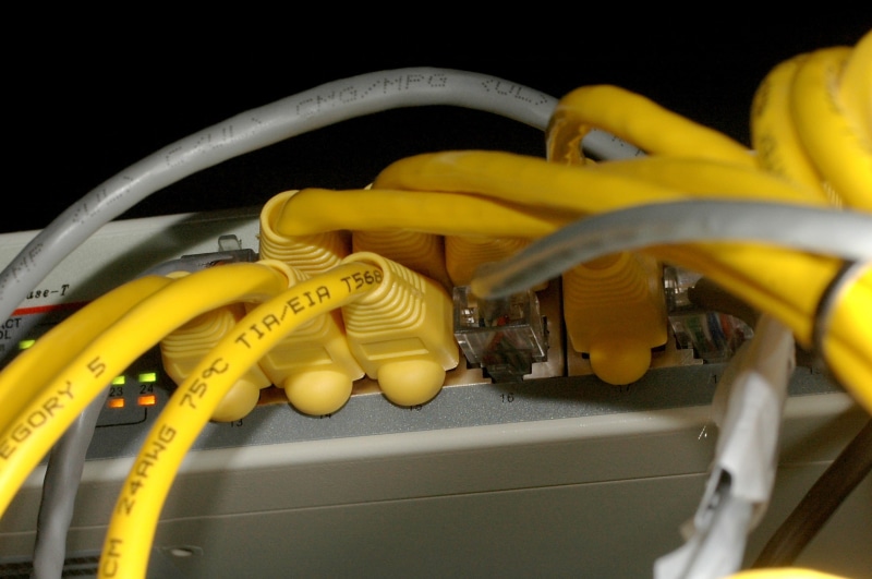 electricity, hand, internet, Plug, plug, switch, communication, data, Connector, people, cable, plugged, computing, human body part, 2K, yellow, usb, technology