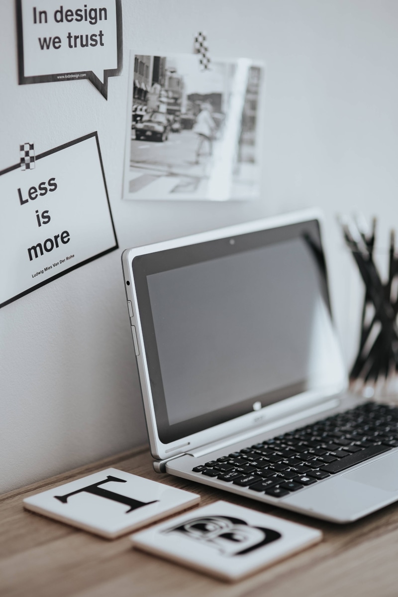 computer equipment, connection, white, motto, laptop, photo, technology, western script, wireless technology, indoors, quotes, cards, computer, mobile phone