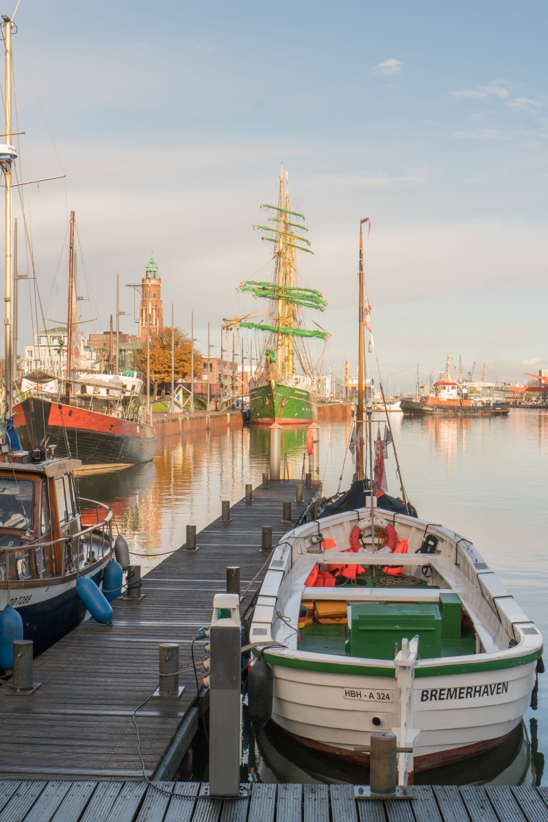 sky, machinery, no people, 5K, crane - construction machinery, mast, mode of transportation, nautical vessel, built structure, harbor, fishing industry