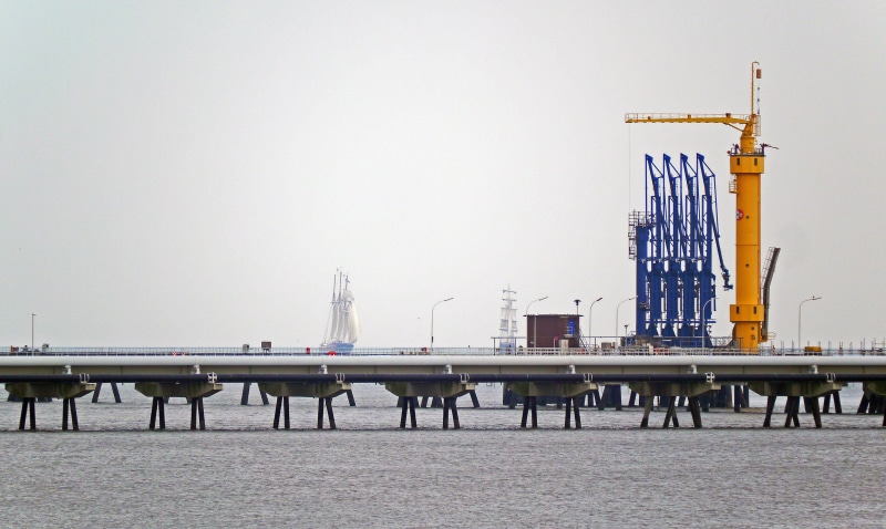 sky, conveyors, built structure, 4K, pipeline, architecture, no people, day, oil, industry, supply, envelope, coast, outdoors, sailing ships, sea bridge
