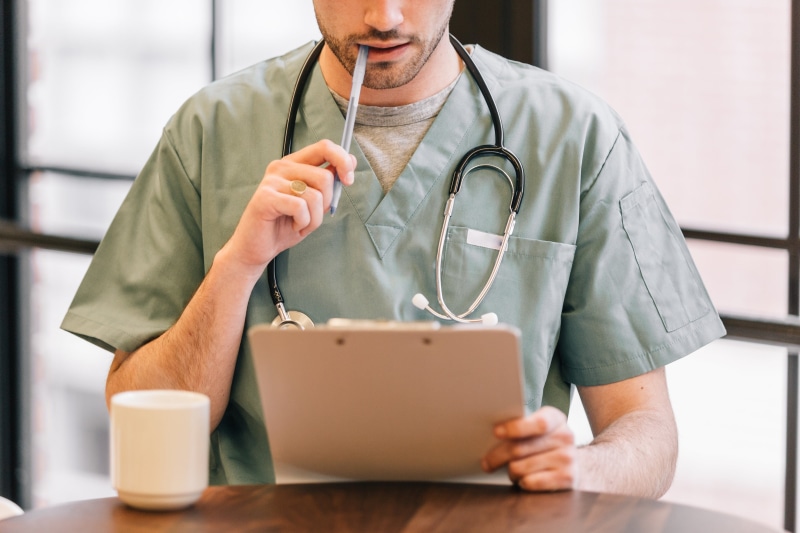 healthcare worker, healthcare and medicine, one person, Men, indoors, males, expertise, Medical, occupation, looking, mature adult, mature men, 4K, medical instrument