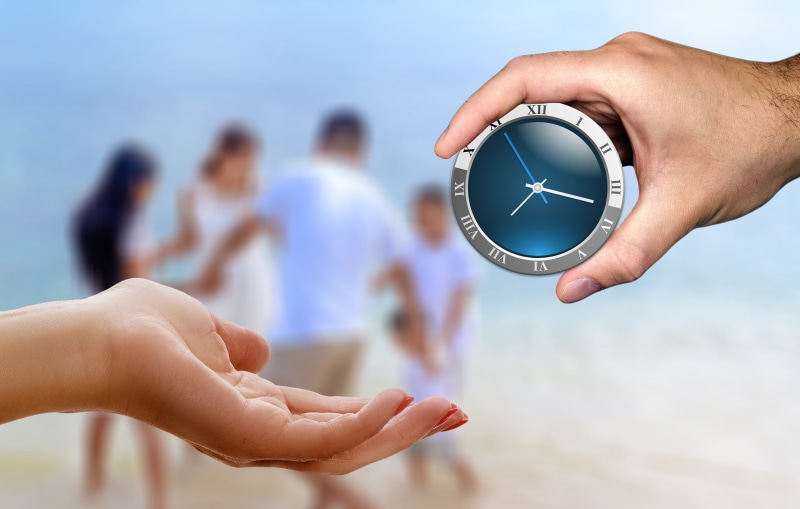 beach, holidays, hand, time of, men, clock, organized group, nature, human limb, pointer, land, business, sea, finger, give, males, dial, cooperation, teamwork