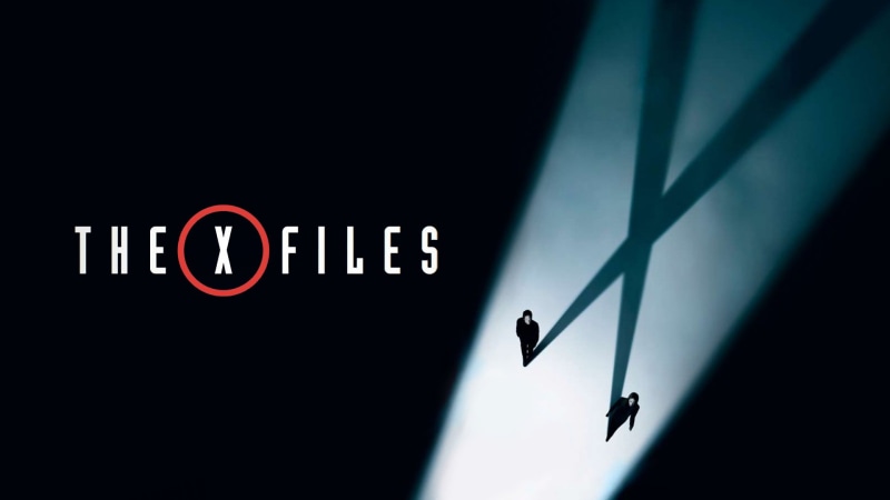 flying, transportation, dark, black background, close-up, Dana Scully, communication, time, lighting equipment, Gillian Anderson, Fox Mulder, air vehicle