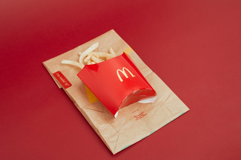 positive emotion, red background, alphabet, directly above, 4K, fast food, red, weaponry, copy space, mcdonalds, paper, high angle view, wax seal, shopping bag