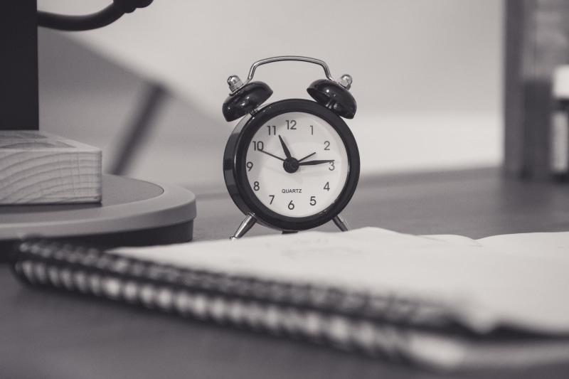 job, retro styled, finance, arrow, circle, second, money, table, design, technology, schedule, alarm, office, bed, hour, success, countdown, no people