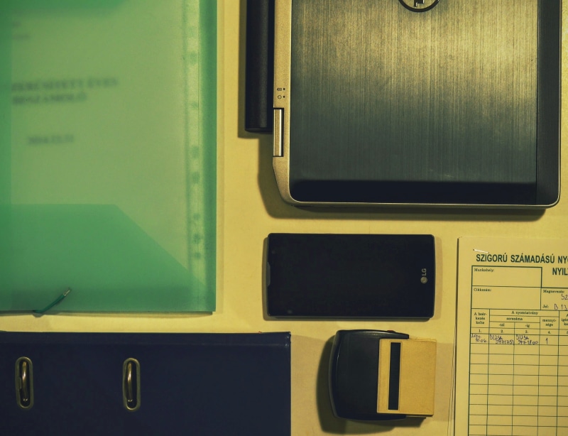 device screen, still life, pattern, public transportation, backgrounds, office, office desk, smartphone, close-up, 2K, rail transportation, train, laptop