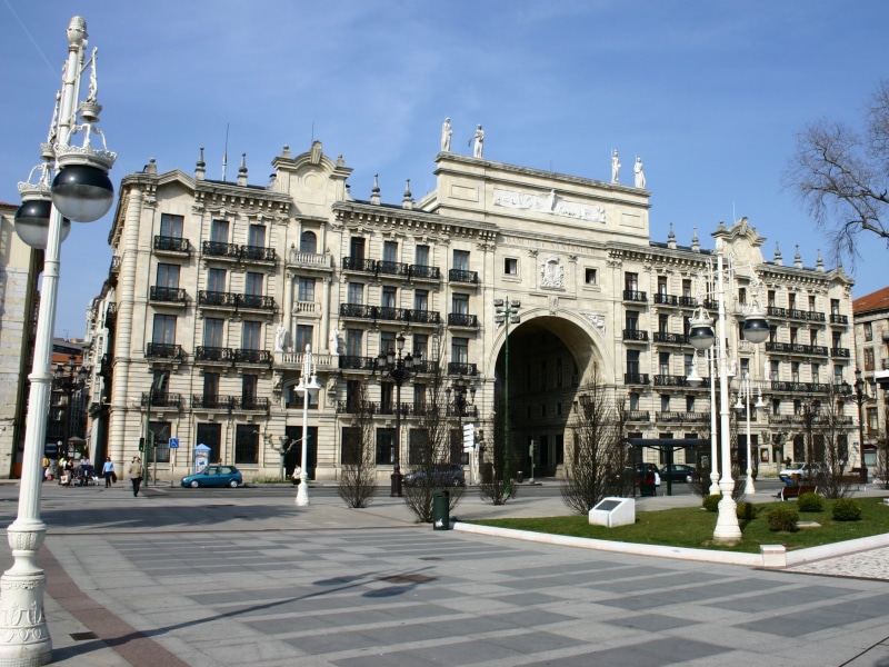 built Structure, santander, grupo santander, facade, nature, outdoors, city Life, sunlight, travel, tourism, incidental people, monument, architecture