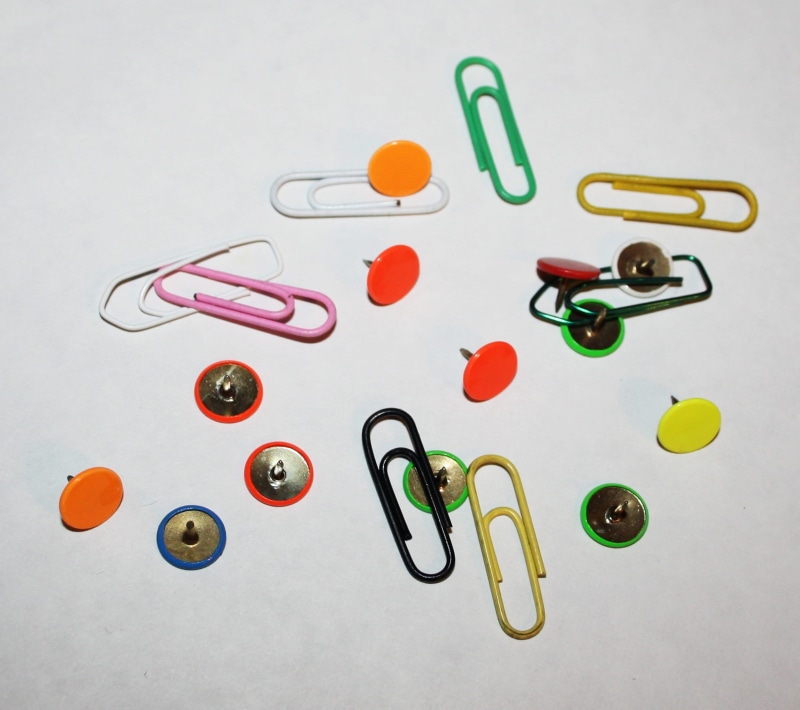 choice, office supply, stops sheets, multi colored, table, office, western script, still life, Sheets, studio shot, Staples, shape, Stops, large group of objects