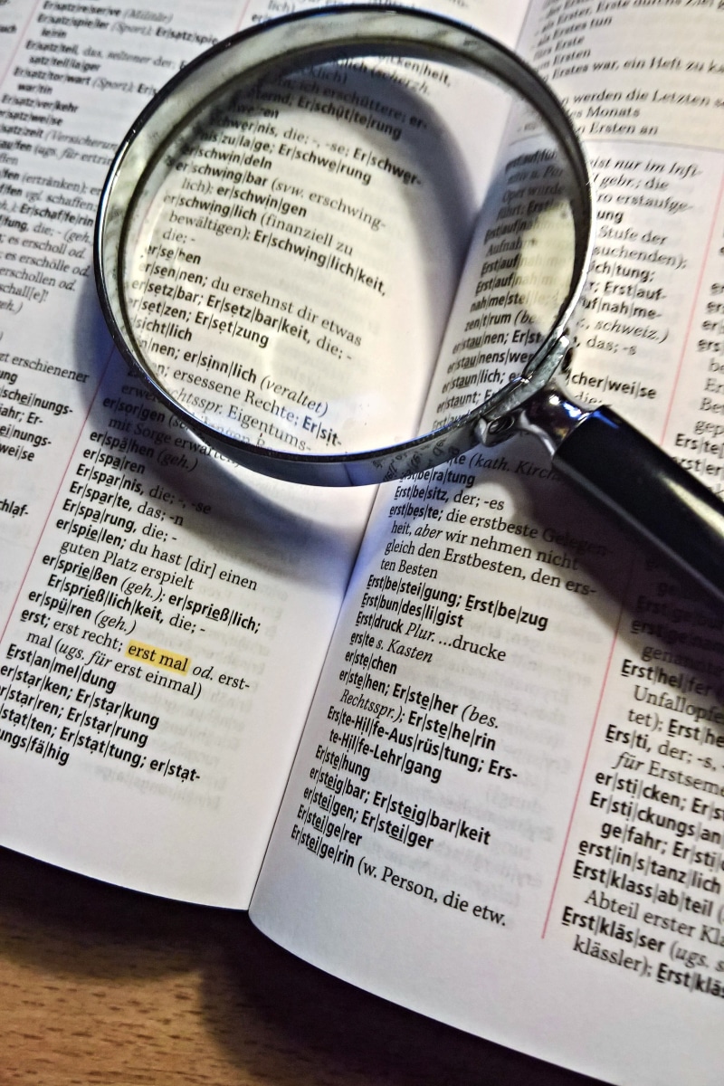 no people, western script, publication, glass, small print, read, search, communication, sehhilfe, eyeglasses, focus on foreground, text, glasses, studio shot