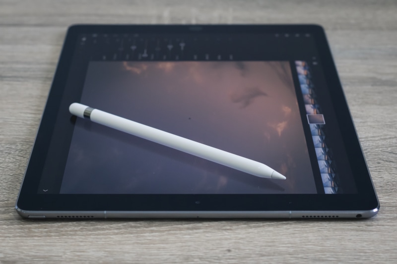 5K, global communications, still life, pen, high angle view, wood - material, brown, technology, ipad, device screen, touch screen, indoors, communication