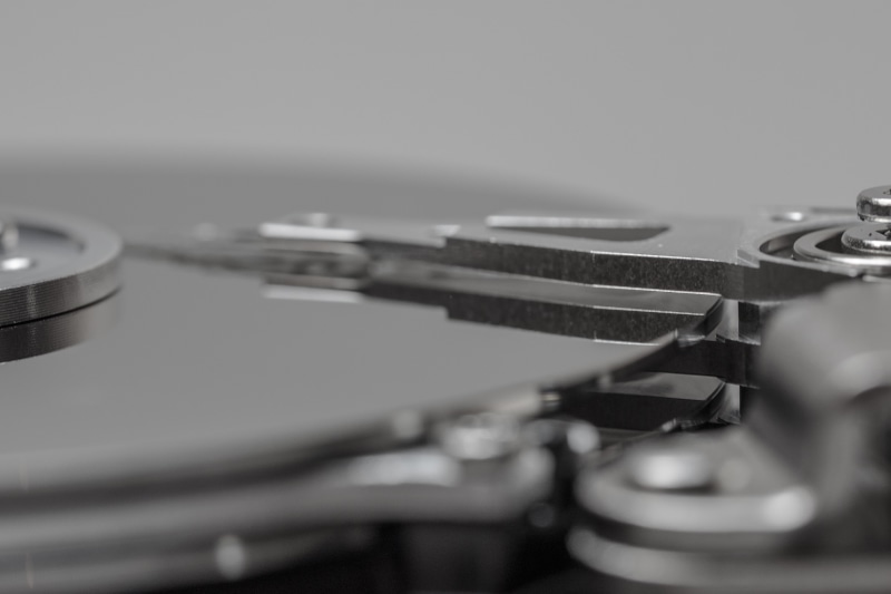 disk, equipment, edp, hdd, read heads, memory chip, computer, no people, music, sata, selective focus, component, record, hardware, musical equipment, nostalgia