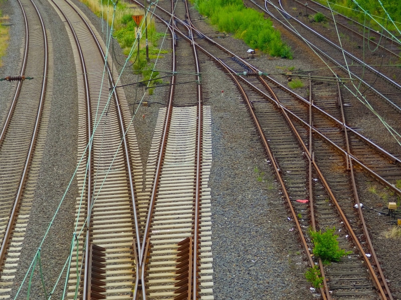 yield, 2K, road intersection, railway tracks, track, complexity, public transportation, gleise, railway rails, intertwined, stop signal, metal, seemed